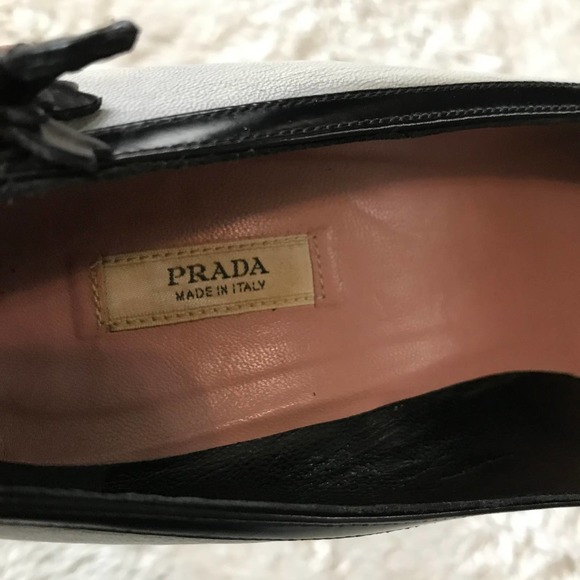 Prada Gray and Black Heels with Floral Detail - Picture 7 of 11